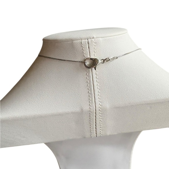 Carved BALTIC AMBER Gold Plated Silver FLOWER Chain CAMEO Pendant - Picture 6 of 7